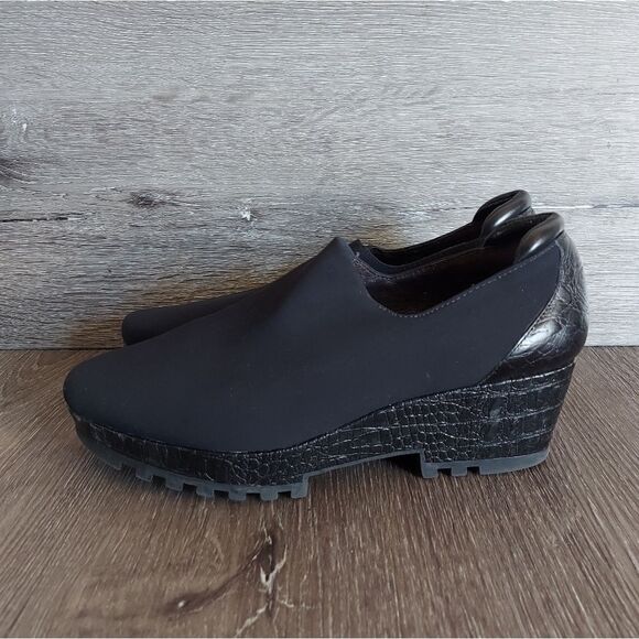 Donald J. Pliner Rrr2 Black Crepe Elastic Crocodile Embossed Leather Loafers 8 - Picture 4 of 10